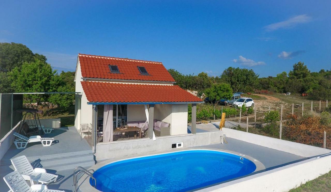Villa Baras Garden - House With Pool Mirce Eksteriør billede