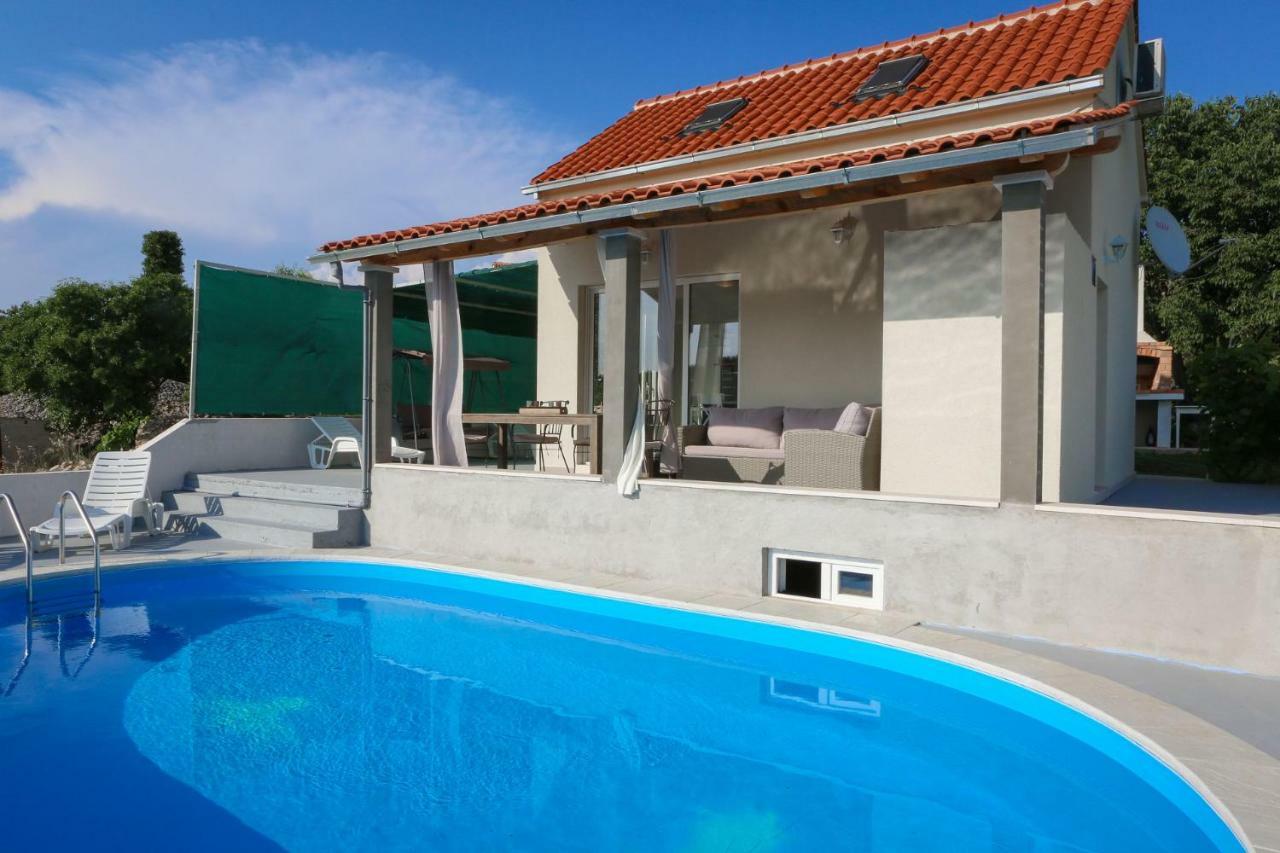 Villa Baras Garden - House With Pool Mirce Eksteriør billede